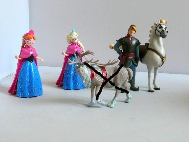 Frozen # Paard 12,5cm en 3 figuren 10,5cm, Verzamelen, Disney, Ophalen of Verzenden, Overige figuren, Zo goed als nieuw, Beeldje of Figuurtje