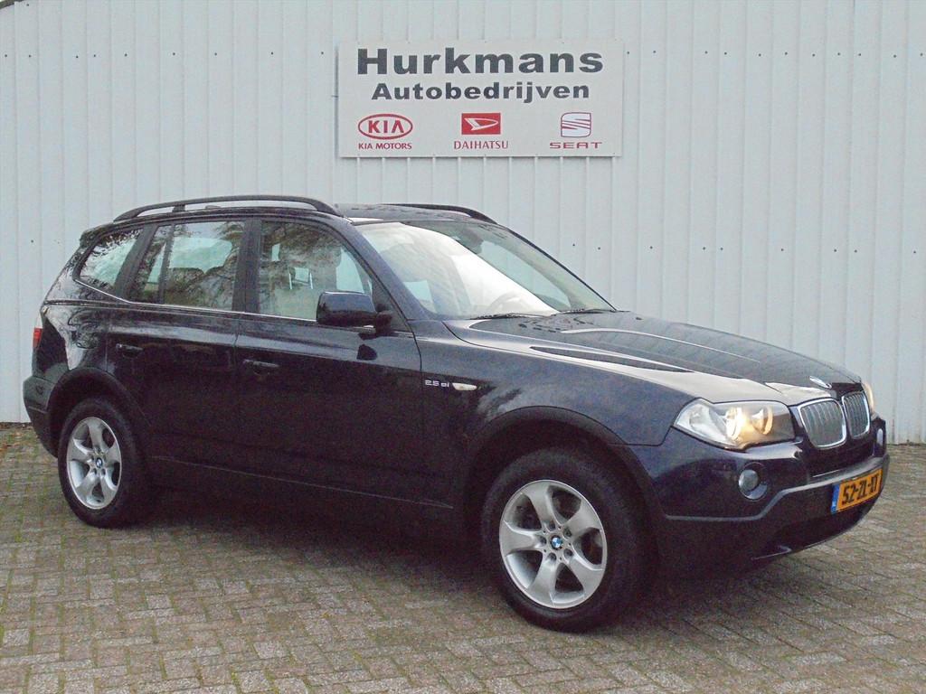 BMW X3 2.5 SI AUTOMAAT NL-AUTO YOUNGTIMER LEER, Automaat, Beige, 2497 cc, Blauw