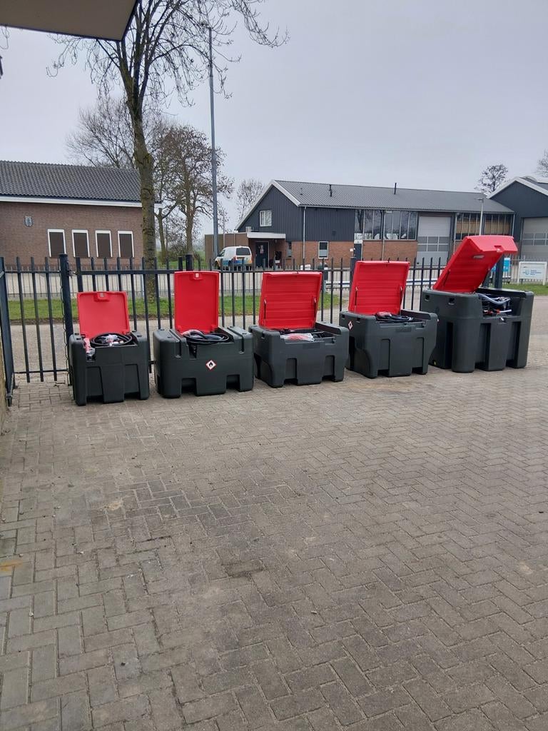 Dieseltanken kunstof met 12 Volt pomp Nieuw‼️, Ophalen