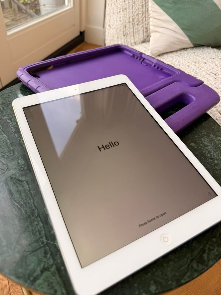 Apple iPad Air 1st gen, 10 inch, Apple iPad Air, Ophalen of Verzenden, Zo goed als nieuw