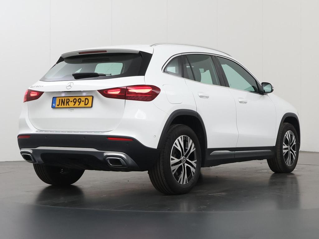 Mercedes-Benz GLA-klasse 250 e Luxury Line | Trekhaak | Wint, 4 cilinders, 16 kWh, Wit, Bedrijf