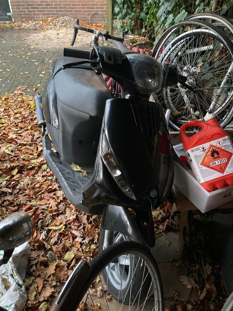 Zip 70cc 2t (ook ruilen), Fietsen en Brommers, Scooters | Piaggio, Ophalen, Tweetakt, Zo goed als nieuw, 70 cc