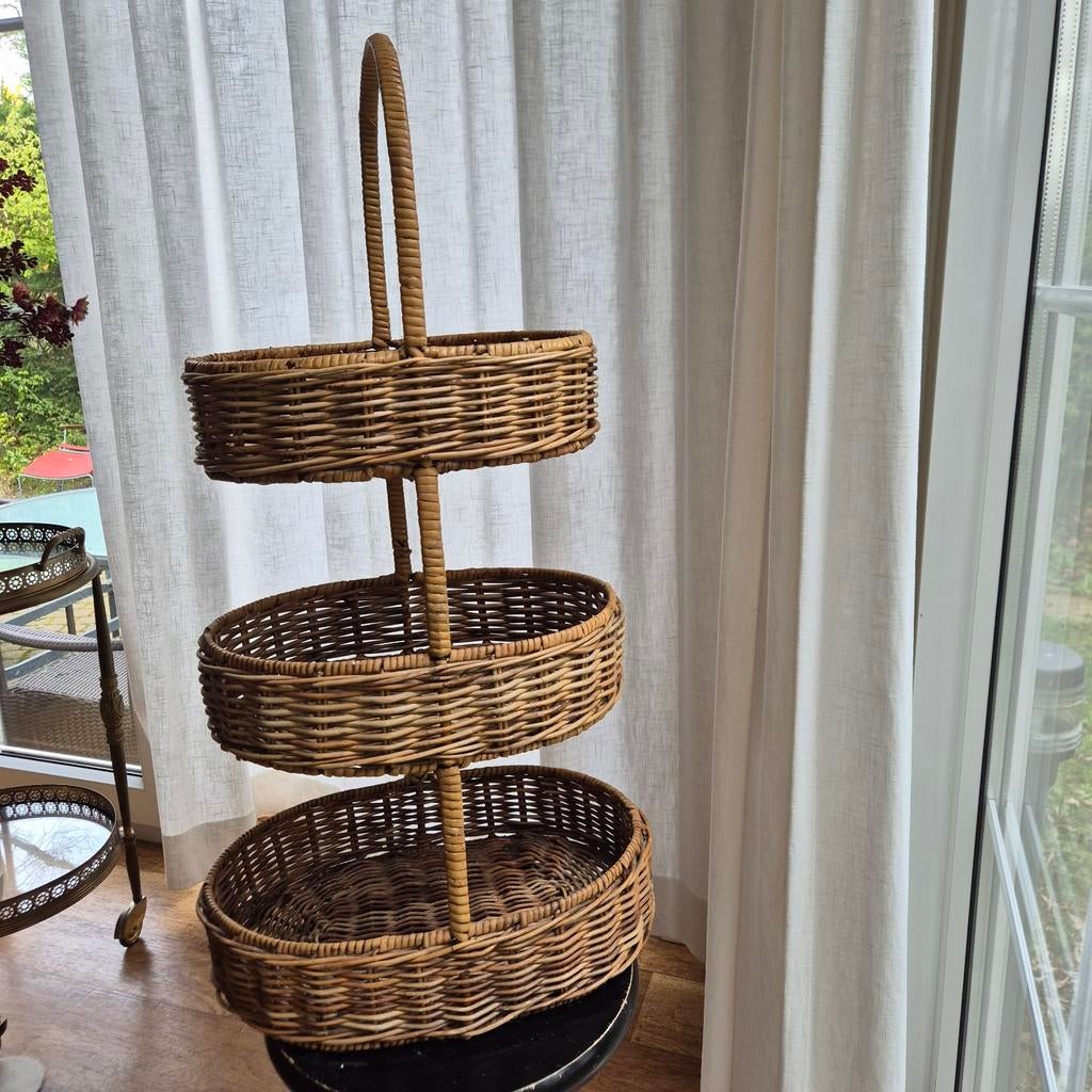 Rotan etagere met 3 manden, 70 cm hoog, Ophalen, Ovaal, Riet