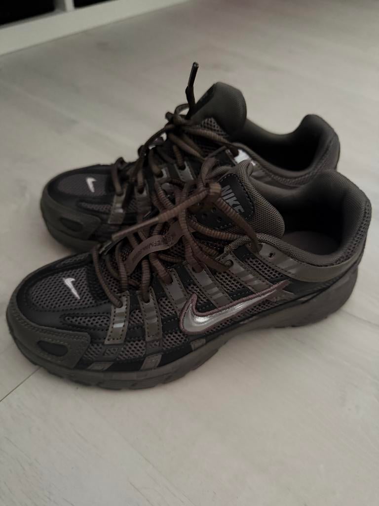 Nike P6000 nieuw grijs maat 36,5, Ophalen of Verzenden, Nieuw, Grijs, Sneakers of Gympen