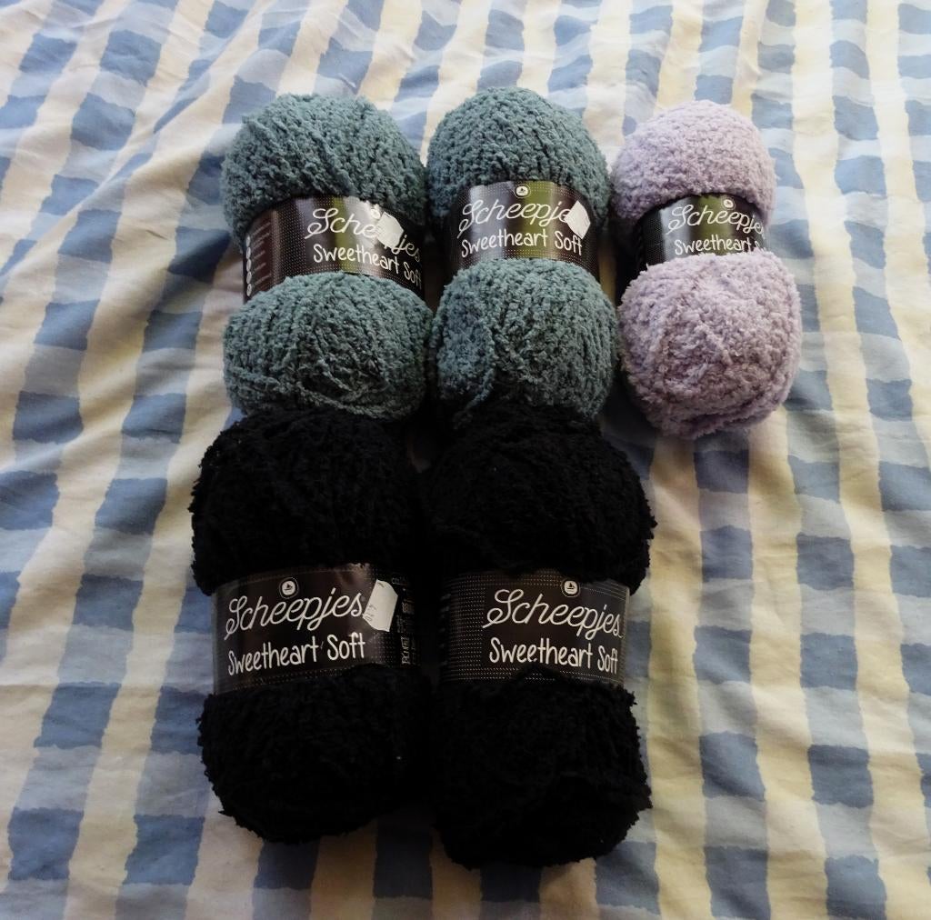 5 Scheepjes Sweetheart Soft bollen grijsblauw, zwart, lila, Verzenden, Zo goed als nieuw, Breien of Haken, Wol of Garen