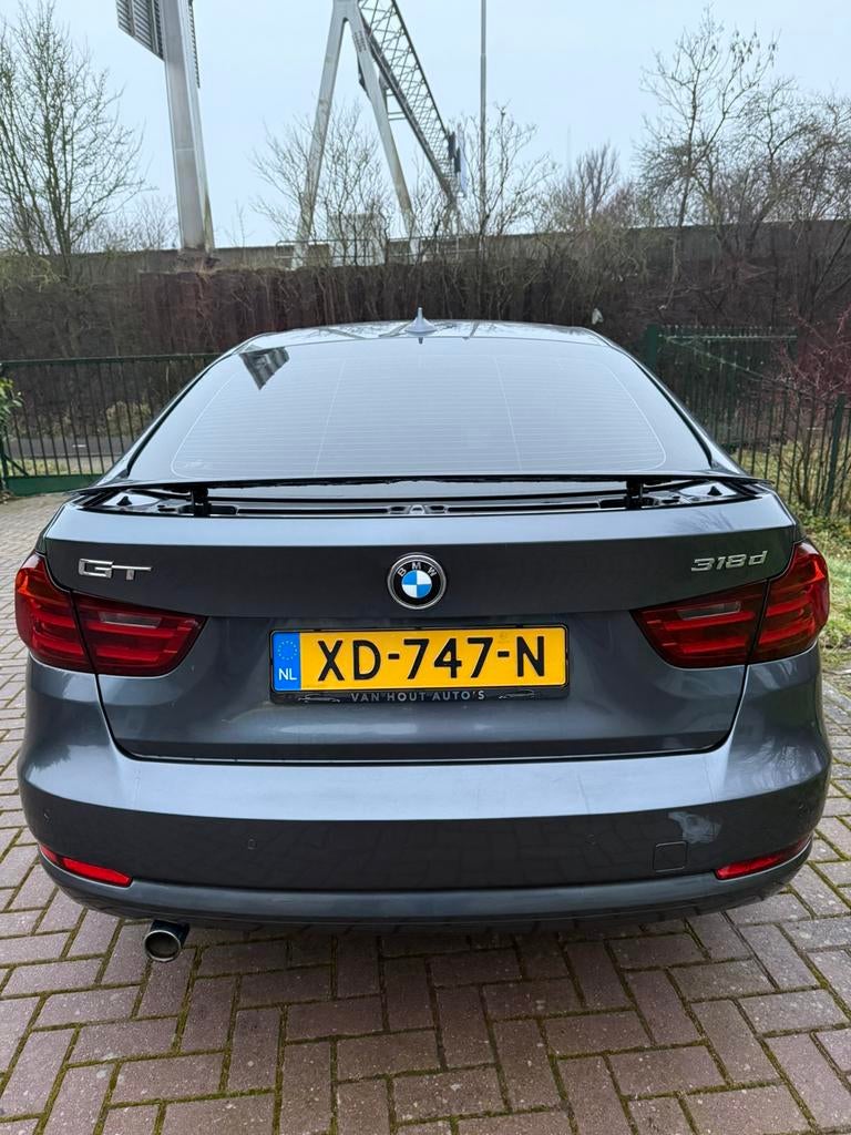 BMW 3-Serie GT 318D Aut8 2014 Grijs, Auto's, BMW, 745 kg, Achterwielaandrijving, 1995 cc, Zwart