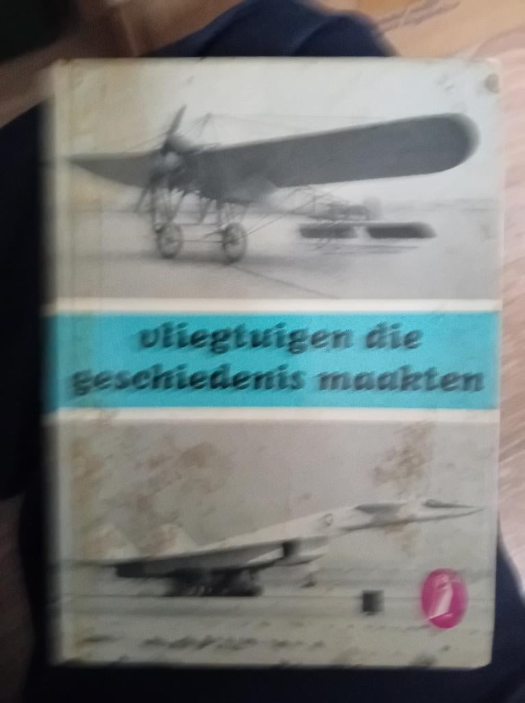 VAN DER KLAAUW - VLIEGTUIGEN DIE GESCHIEDENIS MAKEN 1970 €3, Ophalen of Verzenden, Gebruikt, Boek of Tijdschrift
