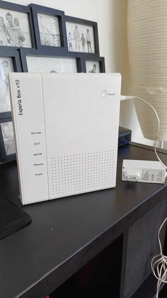 Experia Box V10, Computers en Software, Routers en Modems, Ophalen, Zo goed als nieuw, Router met modem, Experia