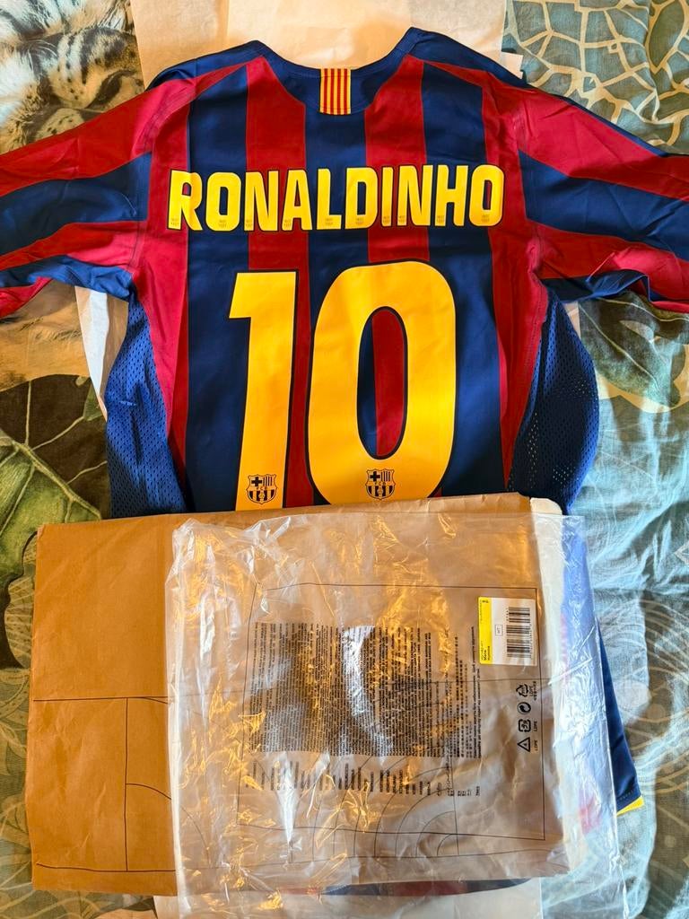 FC Barcelona Nike Retro Ronaldinho Shirt 2005/06, Ophalen of Verzenden, Nieuw