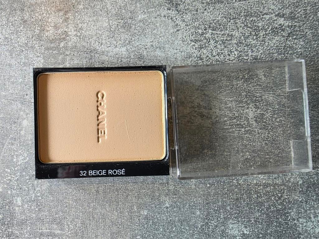 Chanel Vitalumière Compact Douceur 32 Beige Rosé nieuw, Gehele gezicht, Beige, Onbekend, Nieuw