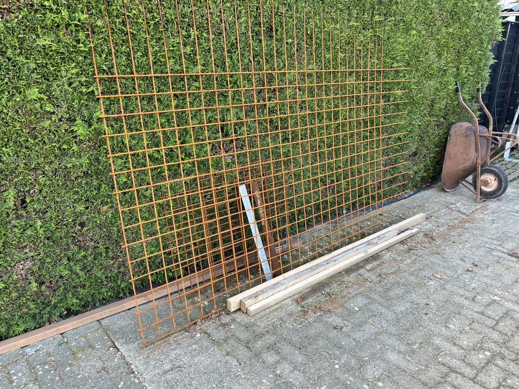 Nieuwe betonstaalmatten / wapeningsnetten + hoeklijnen 5x5, Ophalen of Verzenden, Nieuw, IJzer