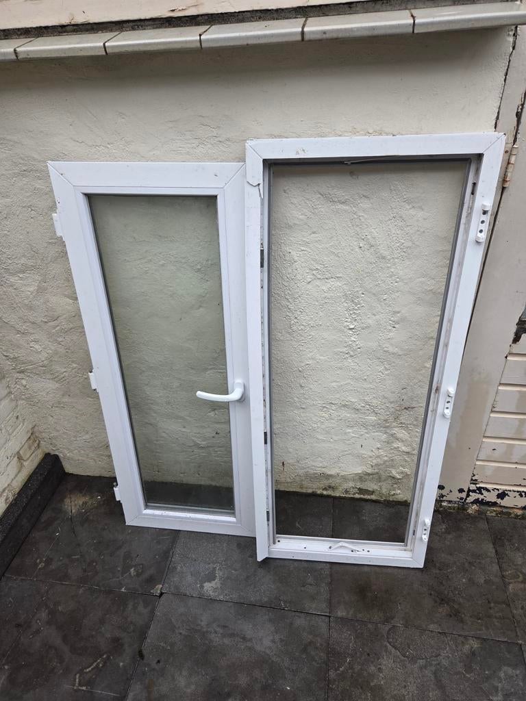 Kunstof klap raam, Doe-het-zelf en Verbouw, Kozijnen en Schuifpuien, Ophalen, Kunststof, 75 tot 150 cm, Raamkozijn