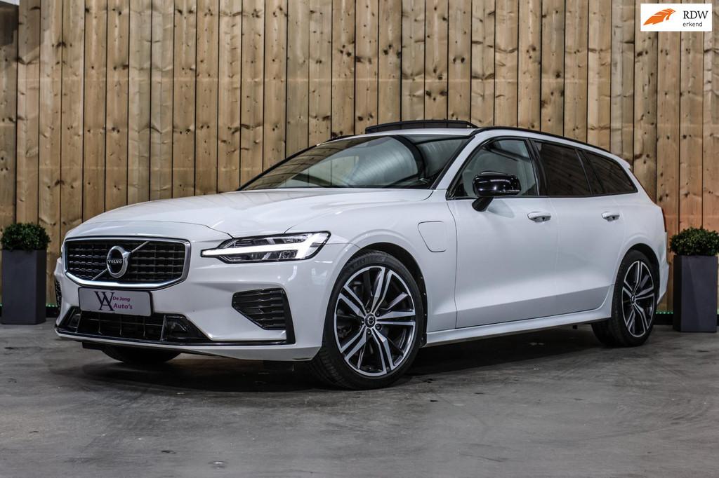 Volvo V60 2.0 T8 Twin Engine AWD R-Design *Pano*H/K*Head-Up*, Automaat, Gebruikt, Zwart, 4 cilinders