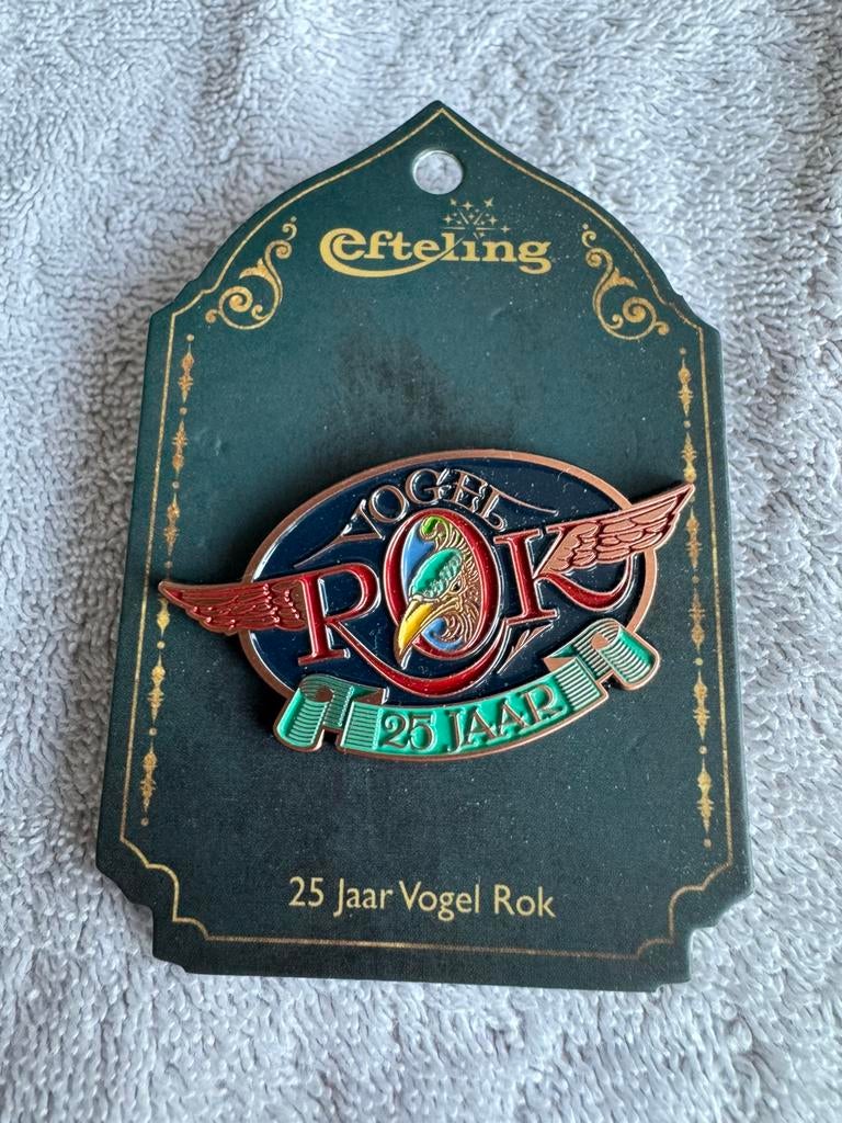 Vogelrok 25 jaar Nieuwe Efteling Pin, Ophalen of Verzenden, Zo goed als nieuw, Button of Speldje