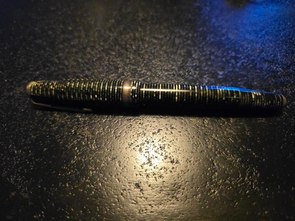 30S Parker Vacumatic vulpen met 14K gouden penpunt €199, Verzamelen, Pennenverzamelingen, Zo goed als nieuw, Vulpen, Parker, Ophalen of Verzenden