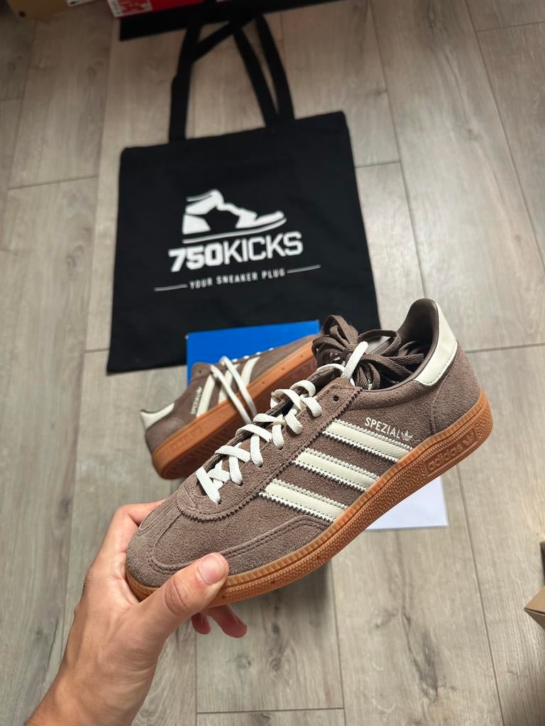 Adidas Handball Spezial Earth Strata Gum Maat EU39 1/3 1.3, Bruin, Nieuw, Ophalen of Verzenden, Sneakers of Gympen