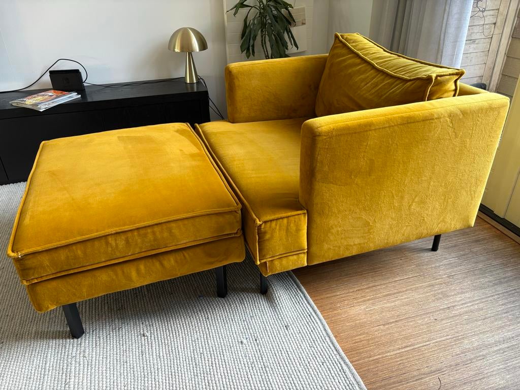 Sissy Boy Love Seat Amsterdam fluweel juke oker met hocker, Ophalen, 75 tot 100 cm, Zo goed als nieuw, 100 tot 125 cm