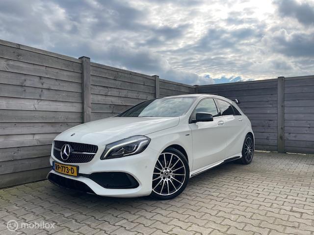 Mercedes A-klasse 180 Business Solution AMG Navi-LED-Camera, Gebruikt, 4 cilinders, Lichtsensor, Leder en Stof