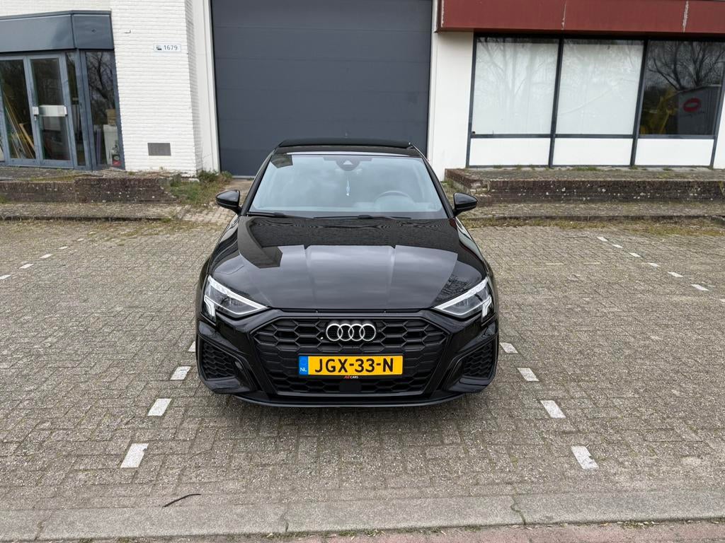 Audi A3 45 Tfsi e 245pk Phev S-tronic 2022 Zwart, 77 km/l, 4 cilinders, Leder en Stof, Zwart