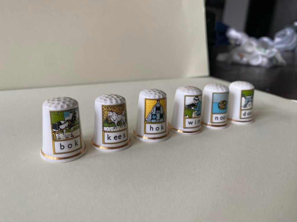 Aap-Noot-Mies vingerhoedjes - Classic Art, Verzamelen, Vingerhoedjes, Zo goed als nieuw, Nederland, Porselein, Ophalen of Verzenden