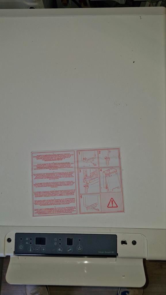 INTERGAS KOMBI KOMPAKT HRE 24/18 - HRE 28/24, Minder dan 20 liter, Ophalen of Verzenden, Geiser, Minder dan 3 jaar oud