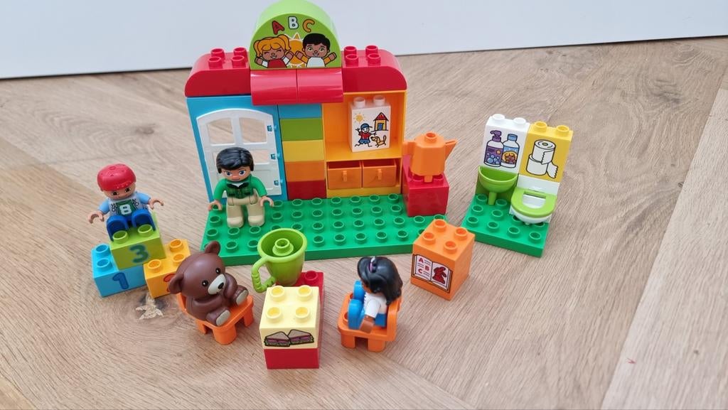 LEGO Duplo Kleuterklas 10833, Kinderen en Baby's, Speelgoed | Duplo en Lego, Zo goed als nieuw, Duplo, Complete set, Ophalen of Verzenden