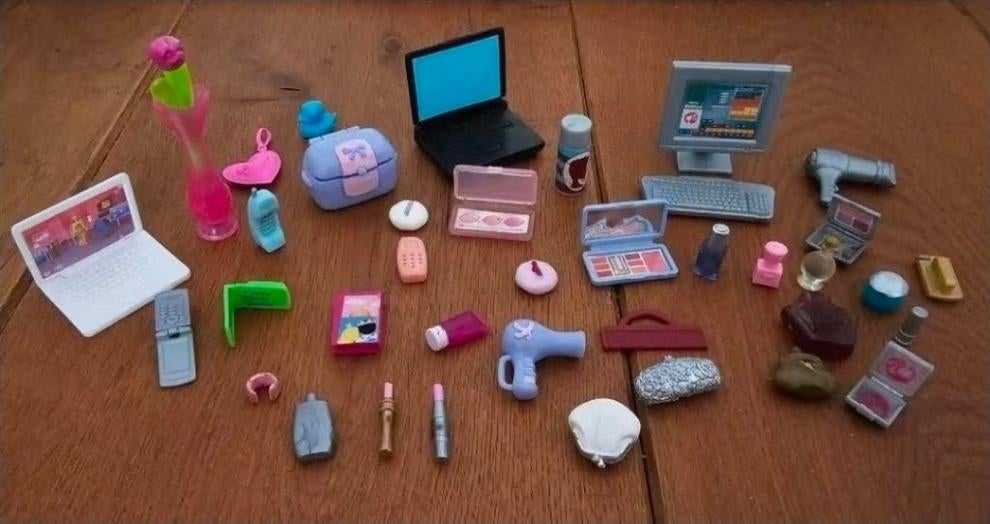 Barbie accessoires- laptops/ telefoon/ makeup, Ophalen, Gebruikt, Barbie
