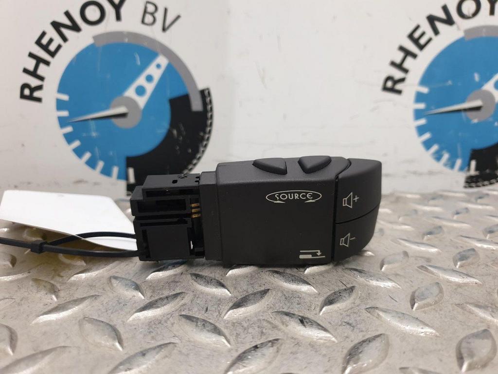 DACIA DUSTER KOLOM SCHAKELAAR 2011, Ophalen of Verzenden, Gebruikt, Stiba lid