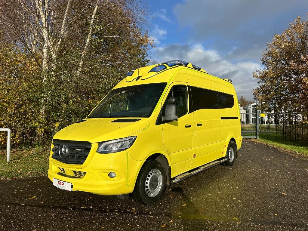 Mercedes-Benz 319 CDI Sprinter ambulance, 6 cilinder euro 6,, Auto's, Mercedes-Benz, Automaat, 2987 cc, LED verlichting, Bedrijf