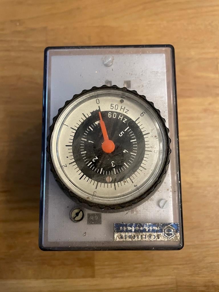 SCHLEICHER BERLIN MZ 54 220V 50/60Hz tijdrelais, Ophalen of Verzenden, Gebruikt