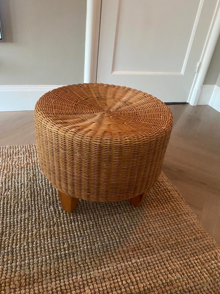 Ronde Voetenbank riet, Huis en Inrichting, Banken | Voetenbanken en Poefen, Ophalen, Zo goed als nieuw, Rond, Minder dan 50 cm