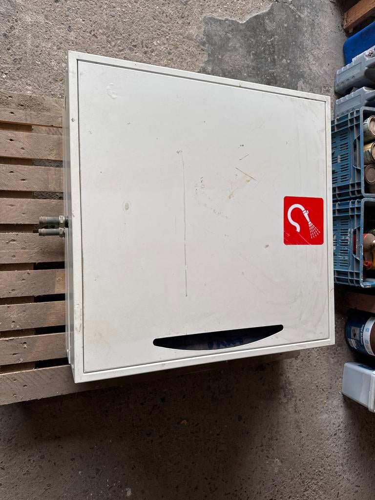 Gebruikte brandslanghaspel in kast, Ophalen of Verzenden, Gebruikt