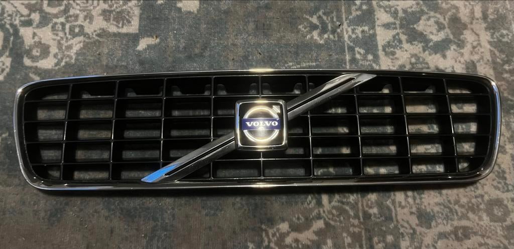 Originele blokjes Volvo S60 I (2001-2004) grill voorzijde, Gebruikt, Voor, Ophalen of Verzenden, Volvo