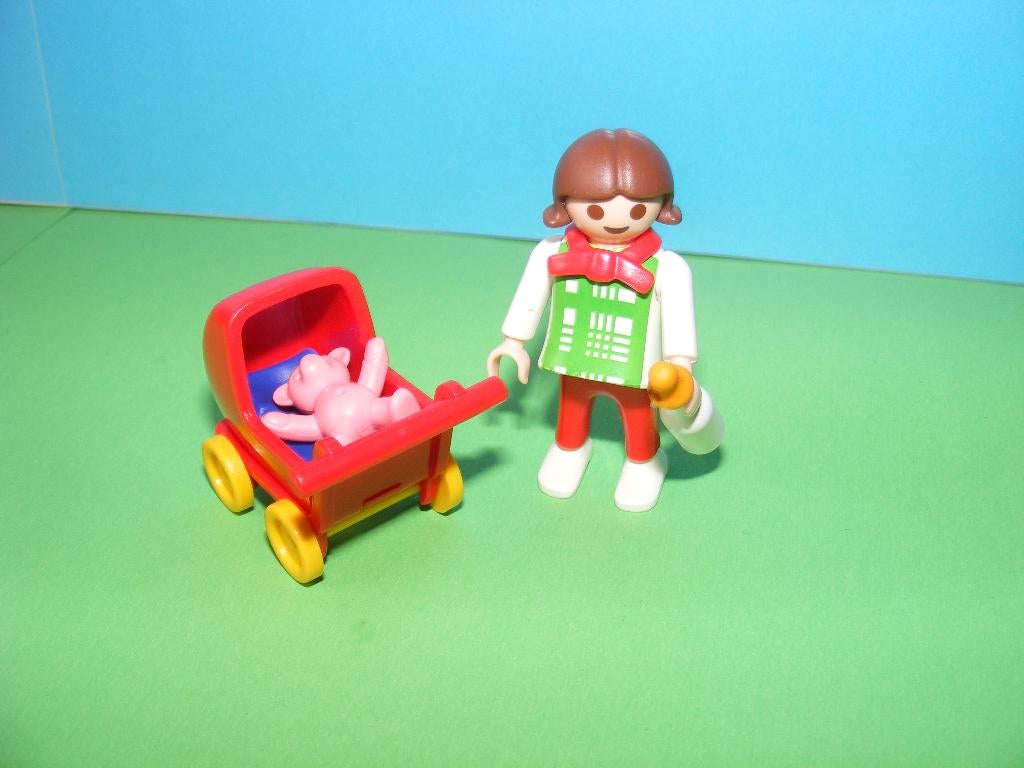 Playmobil meisje met poppenwagen en beer, Kinderen en Baby's, Speelgoed | Playmobil, Ophalen of Verzenden, Zo goed als nieuw, Complete set