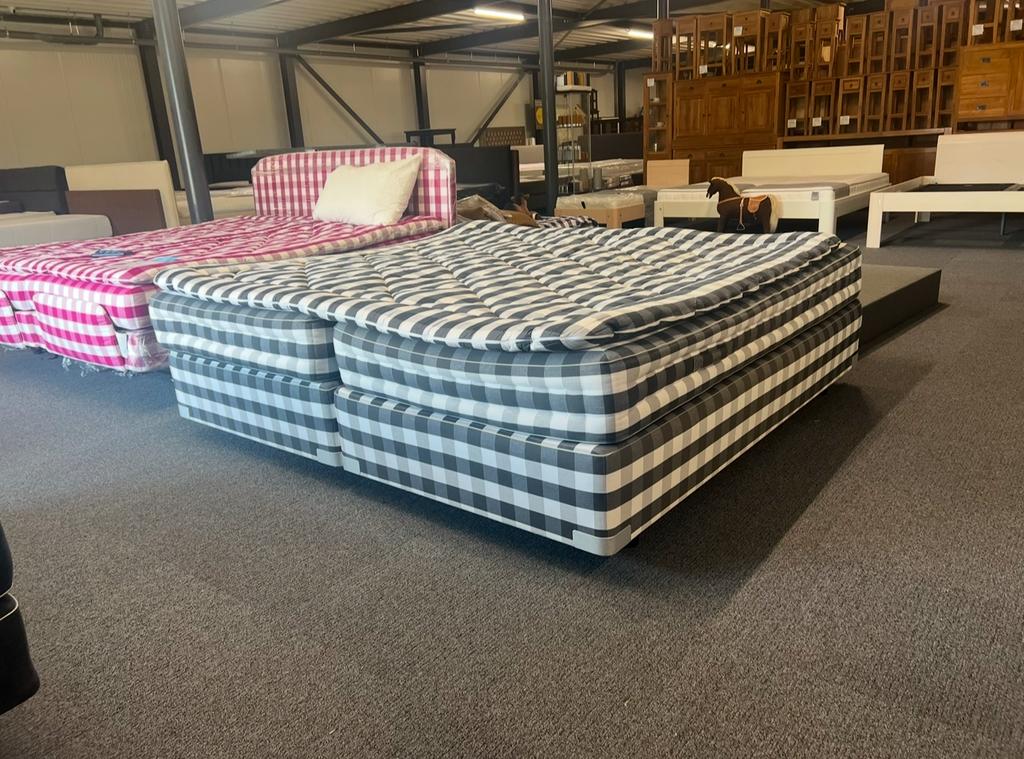 Hästens 2000T boxspring 210x200 inc BJX topper medium/firm, Ophalen, 210 cm, Overige maten, Nieuw