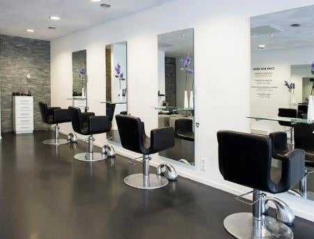 Kapsalon te Koop in Helmond - Goede Locatie!, Zakelijke goederen, Kantoor en Winkelinrichting | Winkel en Inventaris, Ophalen of Verzenden