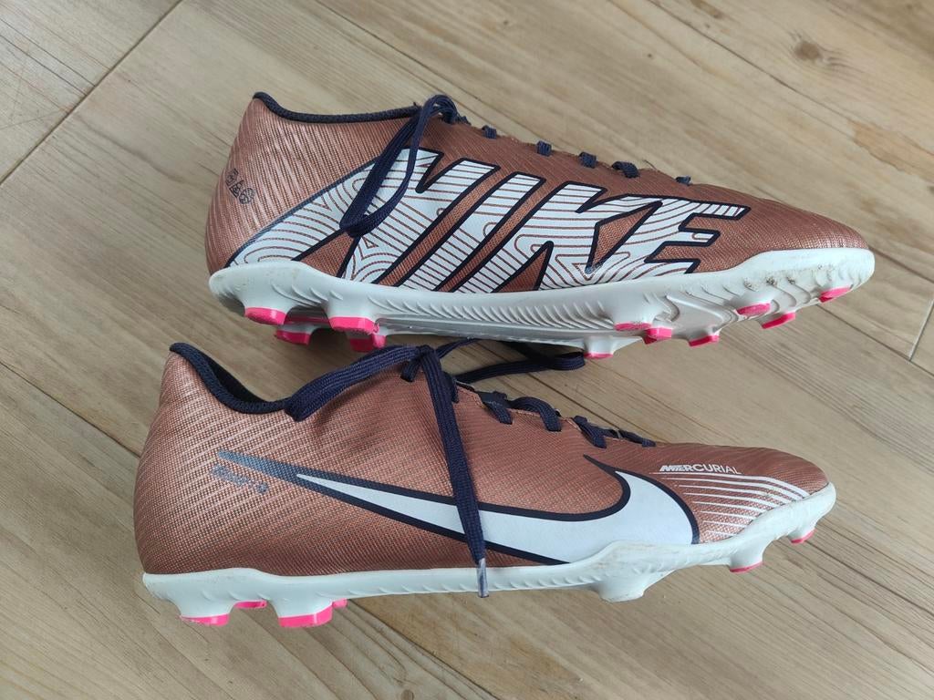 Gouden Nike Mercurial voetbalschoenen maat 38,5 - 20(xx)2/Q, Ophalen of Verzenden, Gebruikt, Meisje, Schoenen