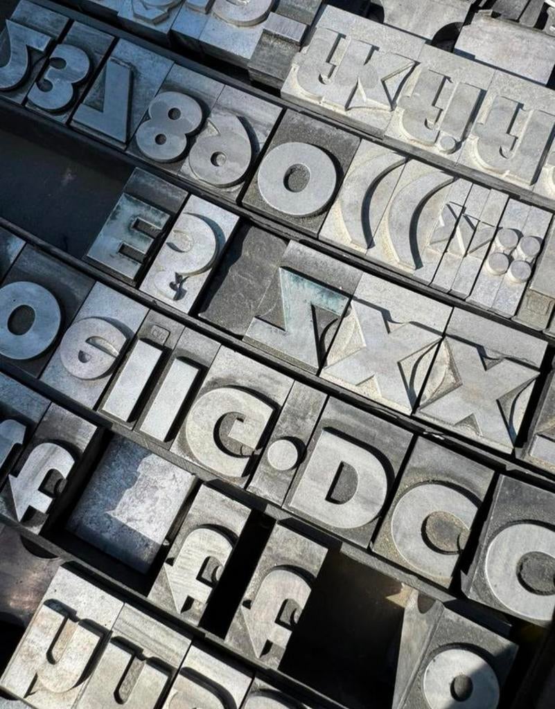 Oude drukletters zetletters loden letters, Ophalen