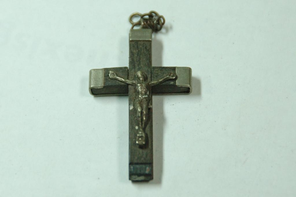 Kleine crucifix, hanger, zilverkleurig metaal en hout, Ophalen of Verzenden