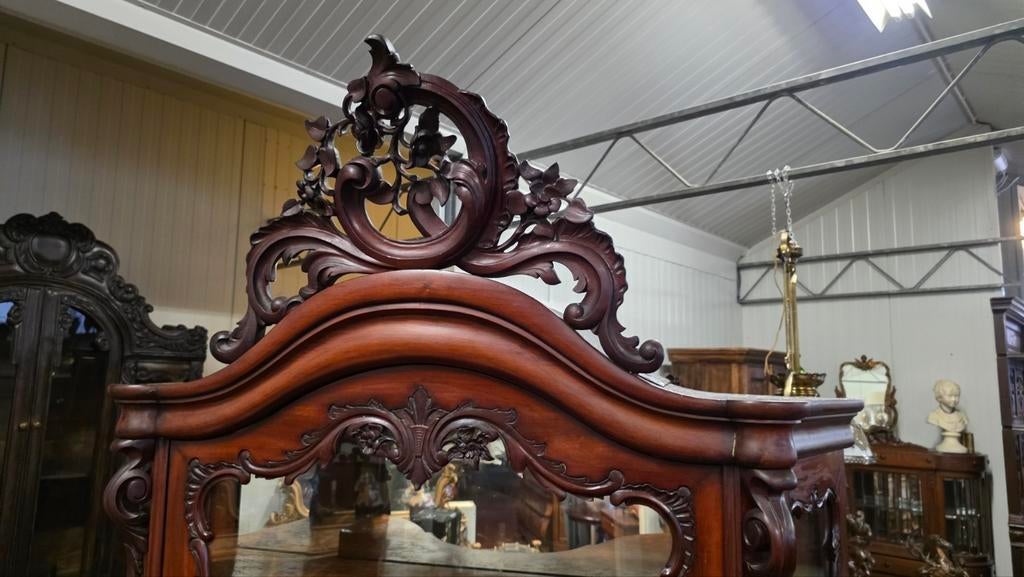 Willem III vitrinekast, Ophalen