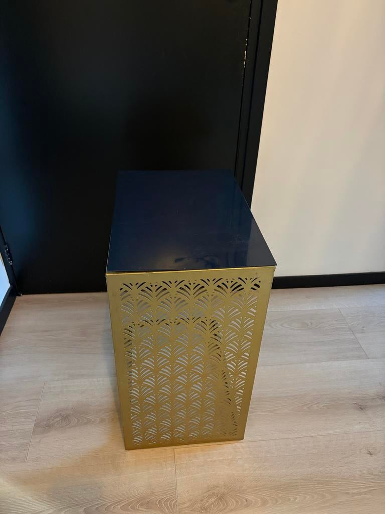 Stijlvol Sissy Boy Bijzettafeltje, Minder dan 55 cm, Metaal of Aluminium, Zo goed als nieuw, Rechthoekig