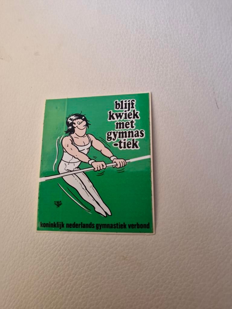 4099 Vintage KNGU Sticker - Blijf Kwiek met Gymnastiek, Ophalen of Verzenden, Gebruikt, Sport