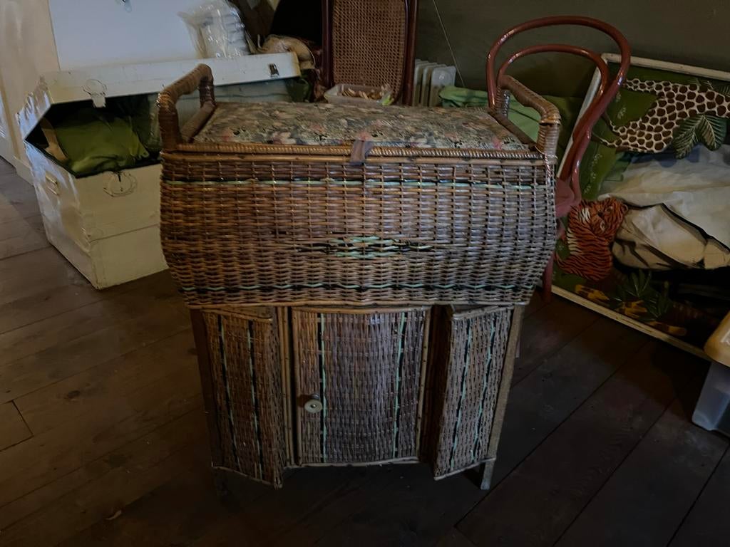 Oud Frans kastje met opbergruimte, Minder dan 50 cm, Gebruikt, Ophalen of Verzenden, 25 tot 50 cm