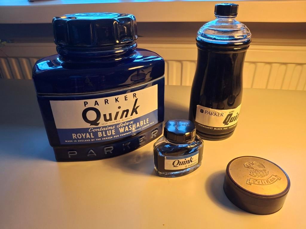 Quink grote prachtige set + grote fles inkt + Pelikan doosje, Ophalen, Zo goed als nieuw