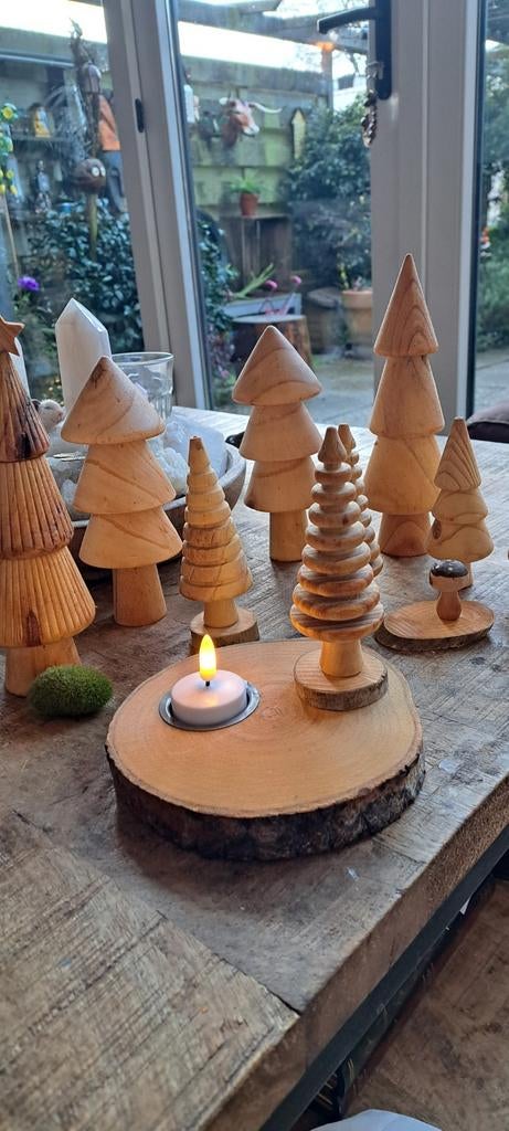 Houten bomen dennenboom seizoentafel, Meerdere dieren, Groot