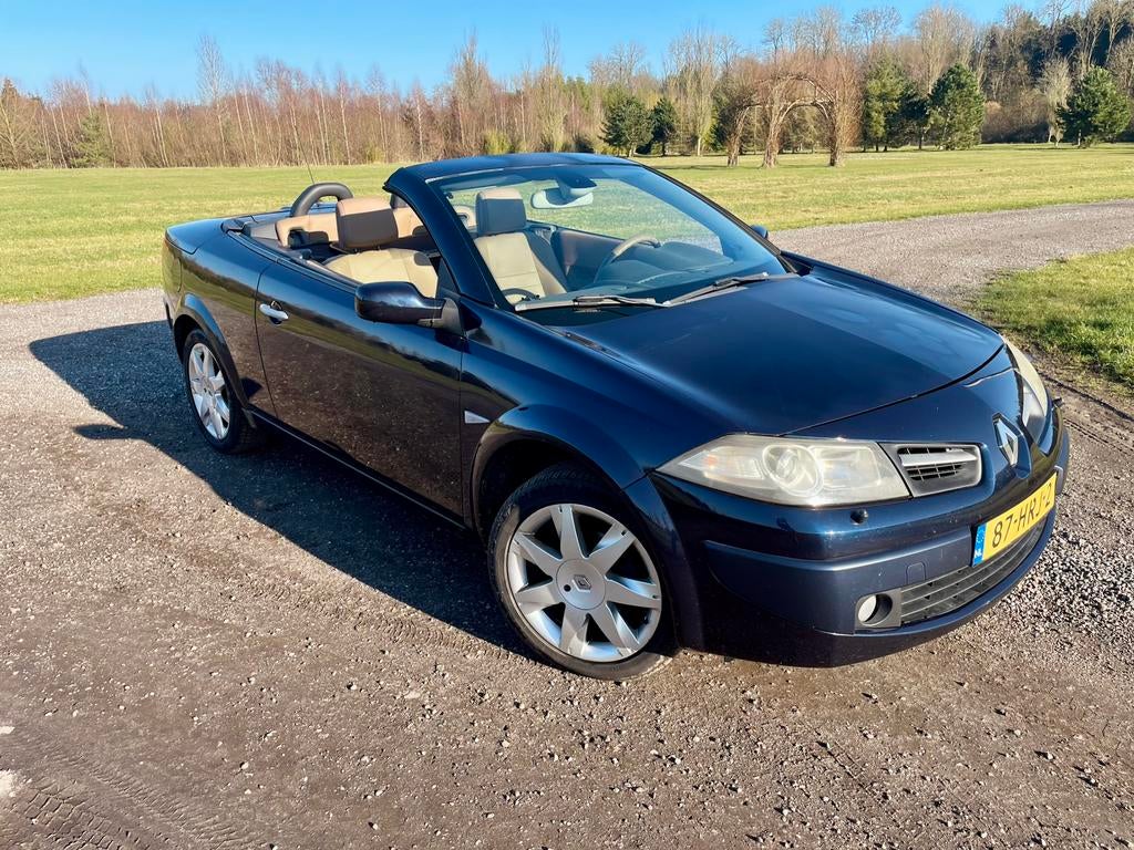 Renault Mégane 2.0 16V Cabrio AUT 2009 Blauw APK 2027, Auto's, Renault, 1998 cc, 4 cilinders, Cabriolet, 75 €/maand