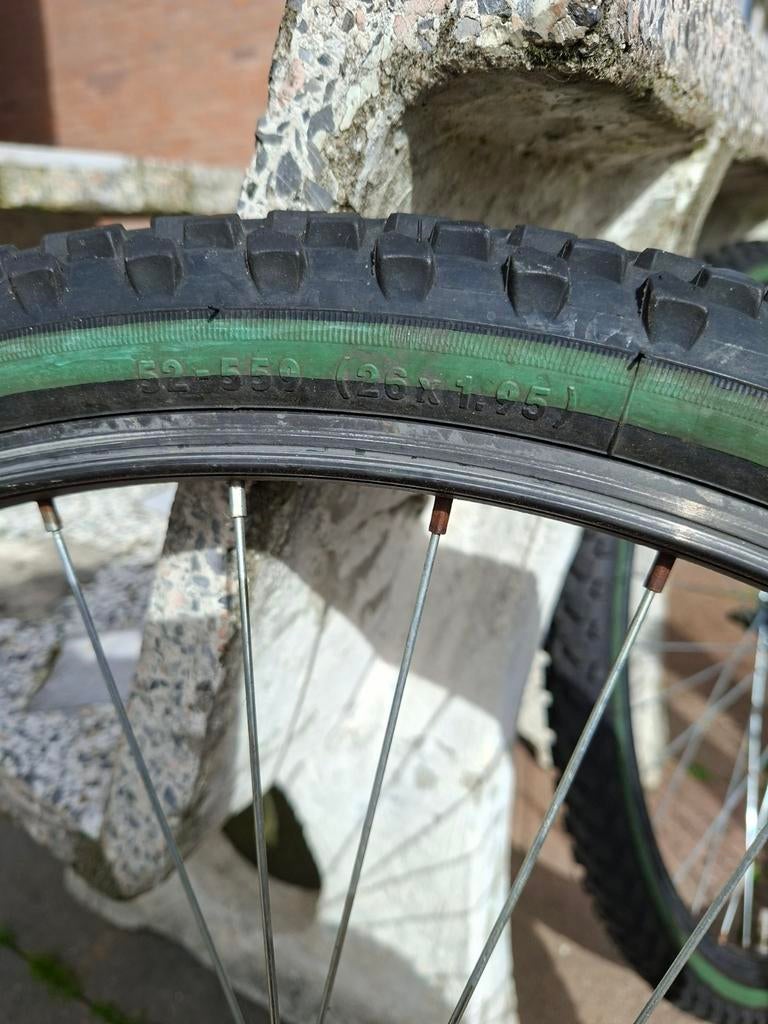 Bijna gratis Voorwiel en achterwiel 26 x 1,95 (mountainbike), Fietsen en Brommers, Fietsonderdelen, Gebruikt, Mountainbike, Amigo
