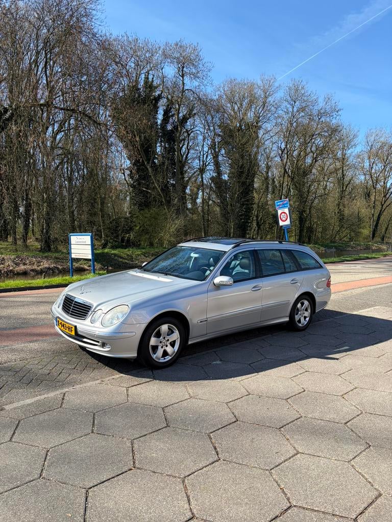 Mercedes E320 4 MATIC W211 combi automaat YOUNGTIMER, Auto's, Automaat, Zwart, 1770 kg, 2500 kg