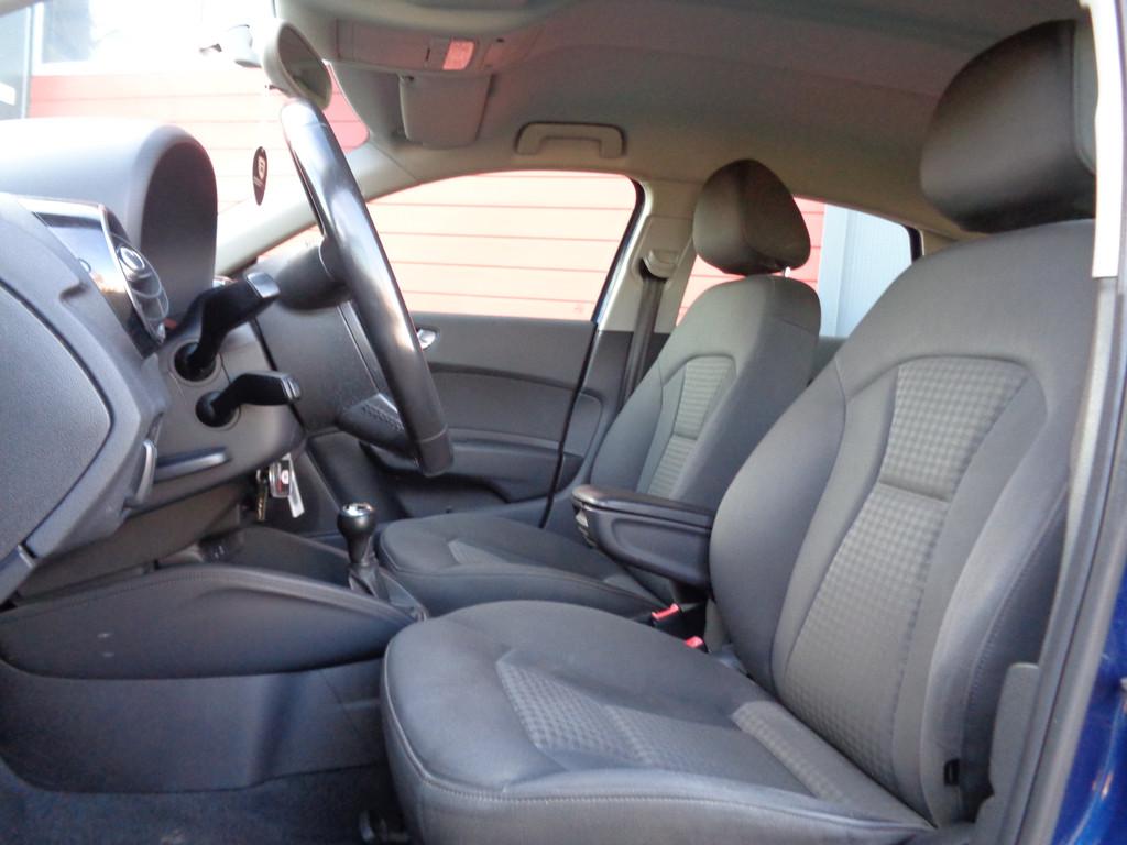 Audi A1 Sportback 1.2 TFSI Connect 86PK Airco Cruise LMV Nav, Auto's, Audi, Voorwielaandrijving, Euro 5, 86 pk, 4 cilinders