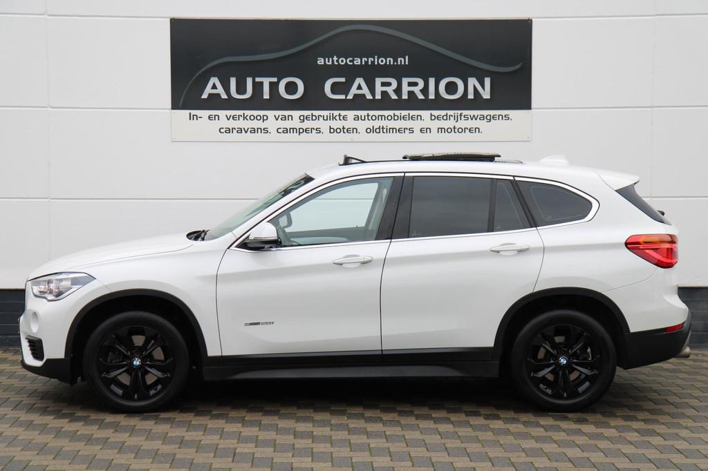 BMW X1 SDrive20i Centennial High Executive Pano Trekhaak NAP, 1998 cc, Wit, SUV of Terreinwagen, 84 €/maand